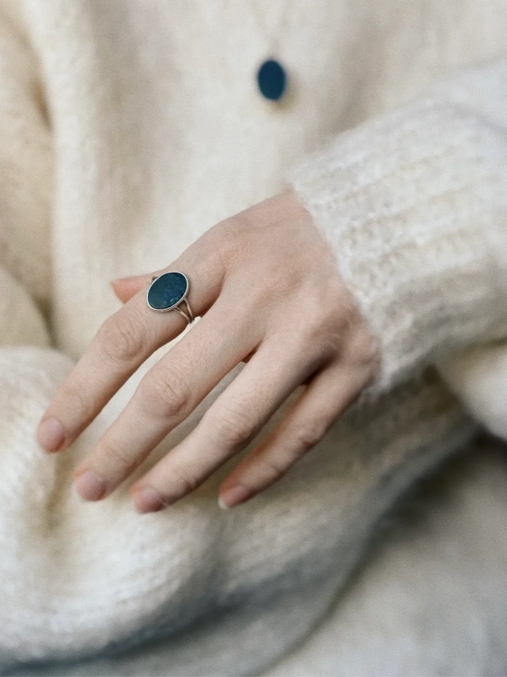 Srebrny owalny pierścionek