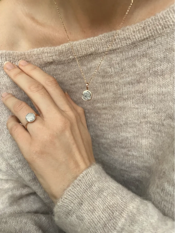 Naszyjnik damski z meteorytem z 14 karatowego złota