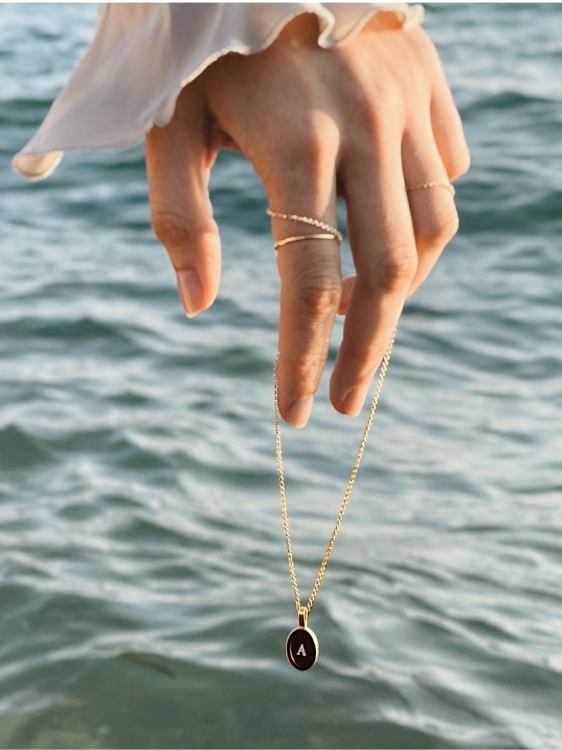 naszyjnik z litera imienia