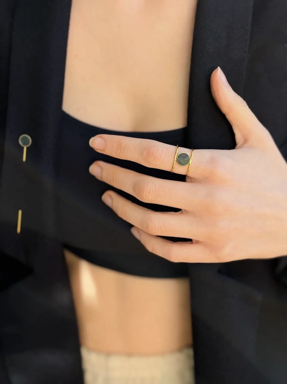 Geometryczny pierścionek z nefrytem w złocie