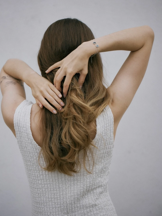 Srebrne bransoletki z kamieniami